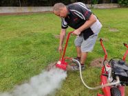 7. voici le meilleur moyen d'en finir avec les taupes du jardin: louer une taupière chez Locamat