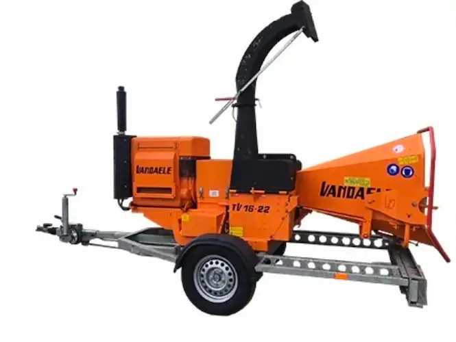 Location Broyeur de branches à diesel (branches jusqu'à 16 cm de Ø) - Locamat Belgique
